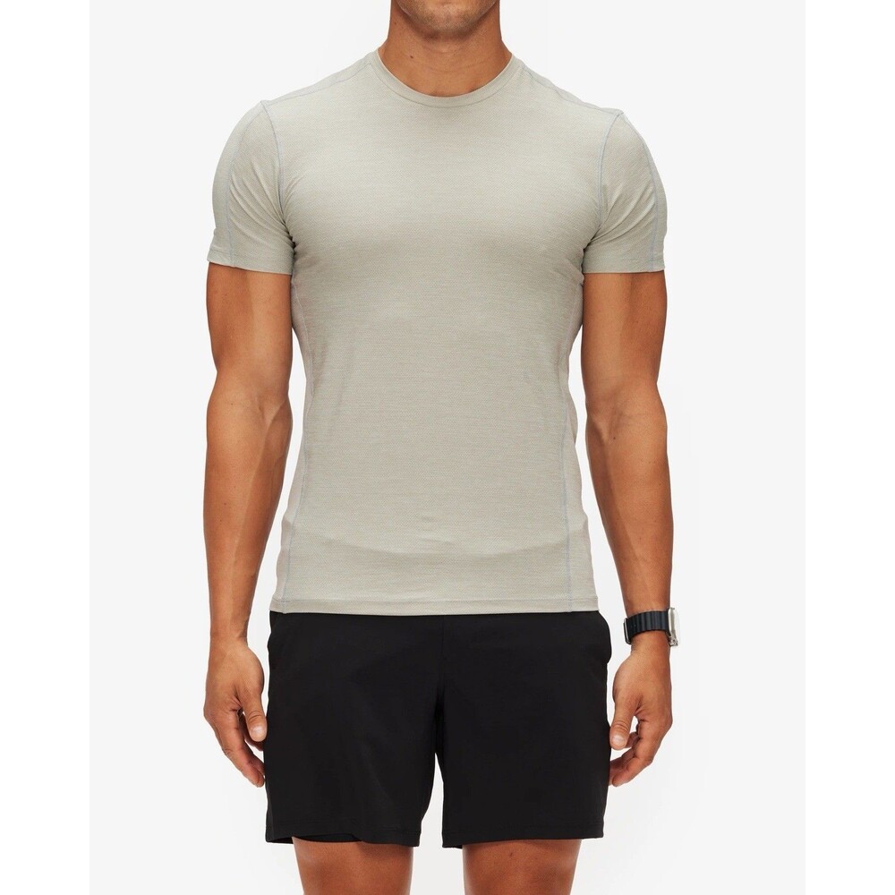 Ten Thousand The Versatile Shirt Men’s Athletic Top Short Sleeve Mesh Size Large